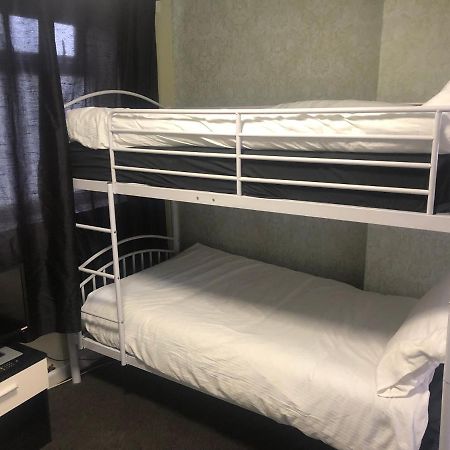 Ultimate Family Guest House 블랙풀 외부 사진