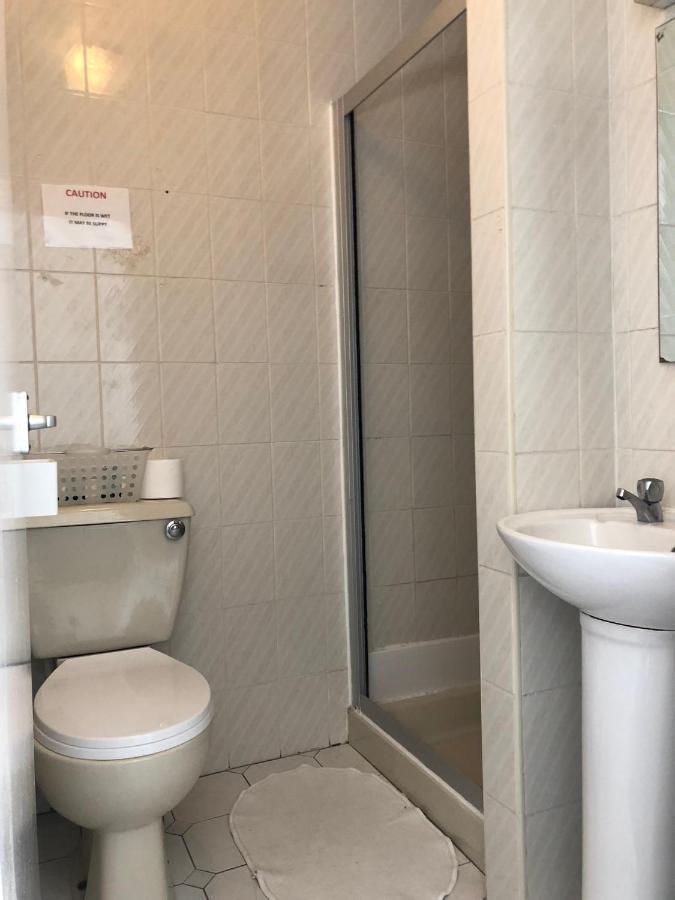 Ultimate Family Guest House 블랙풀 외부 사진