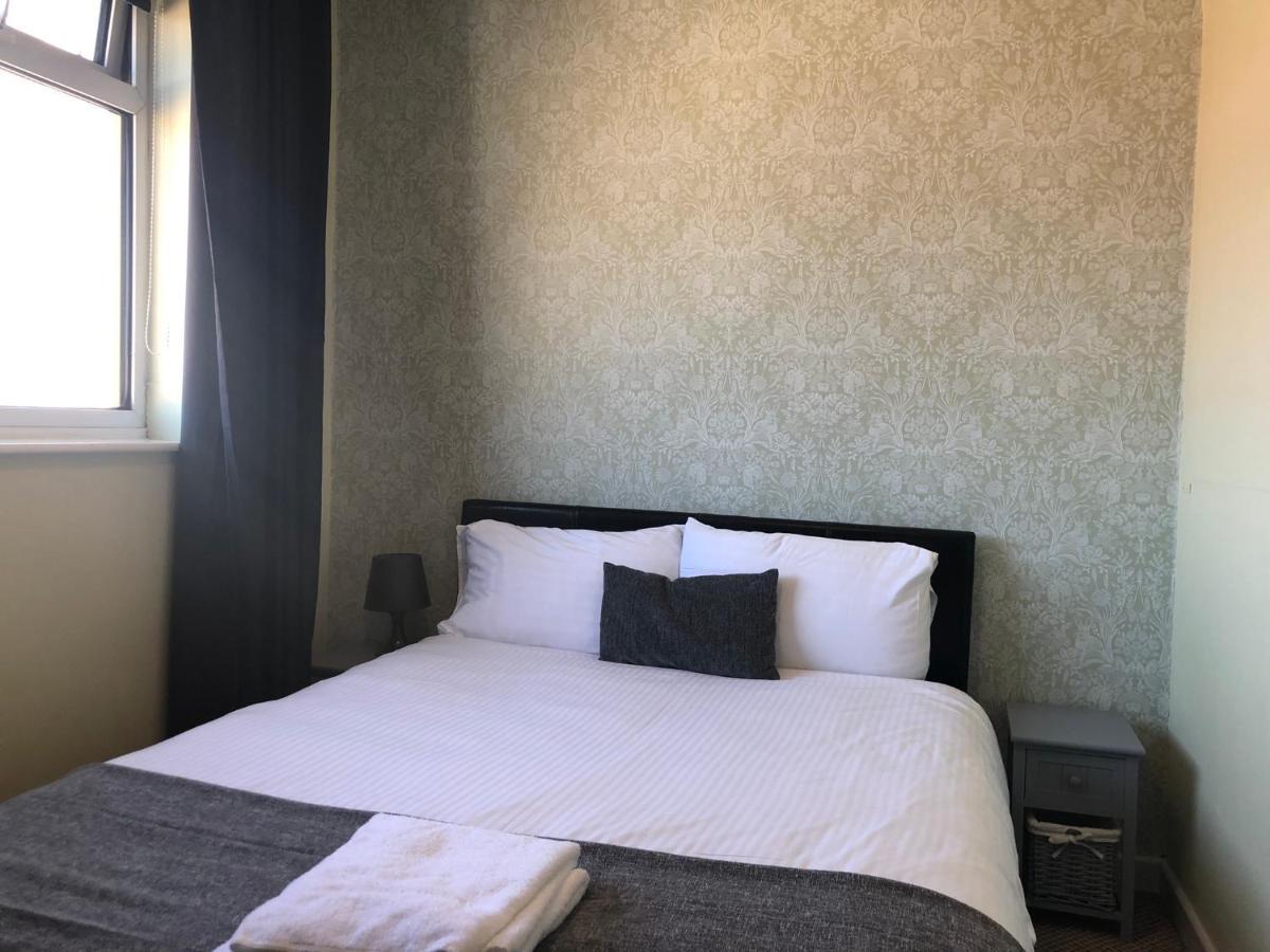 Ultimate Family Guest House 블랙풀 외부 사진