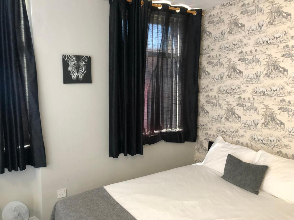 Ultimate Family Guest House 블랙풀 외부 사진