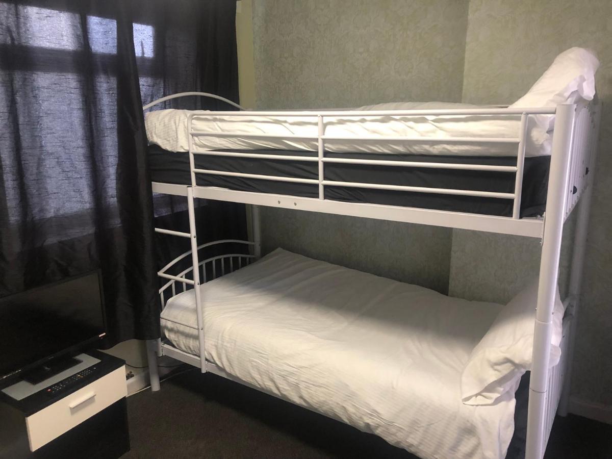 Ultimate Family Guest House 블랙풀 외부 사진