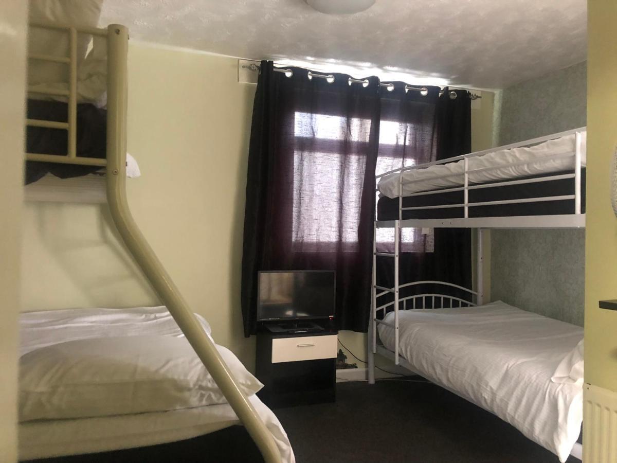 Ultimate Family Guest House 블랙풀 외부 사진